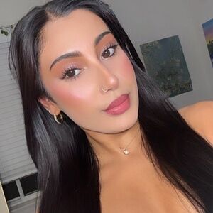 Meet your Posher, Jasmine